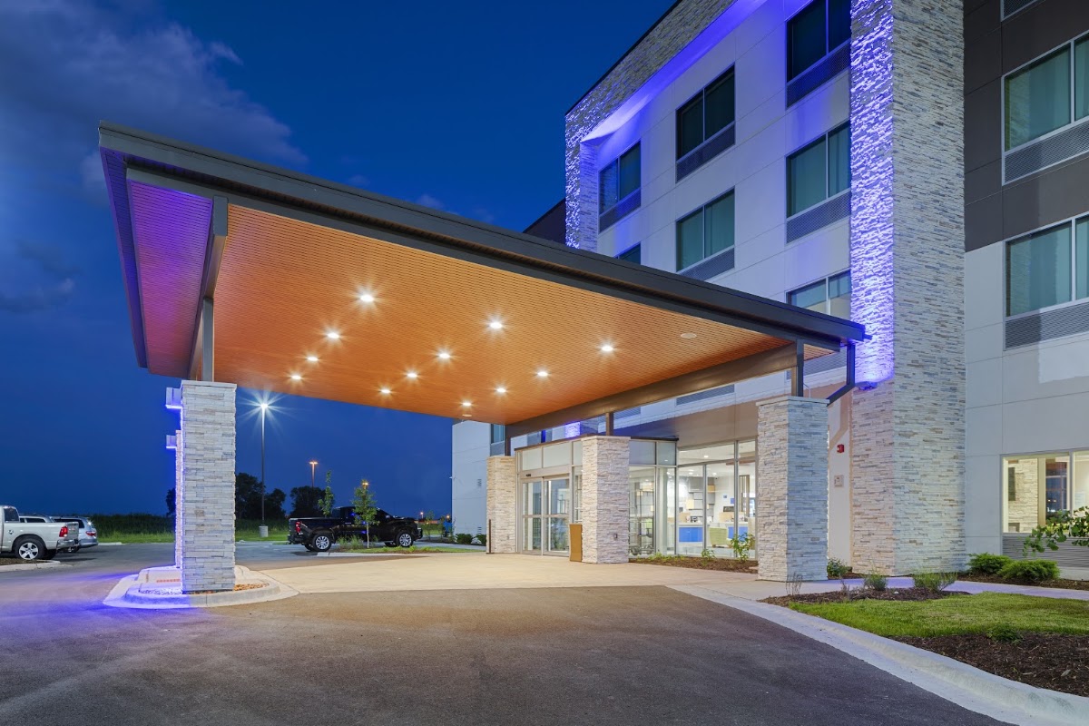 Holiday Inn Express & Suites Bourbonnais - Kankakee, an IHG Hotel