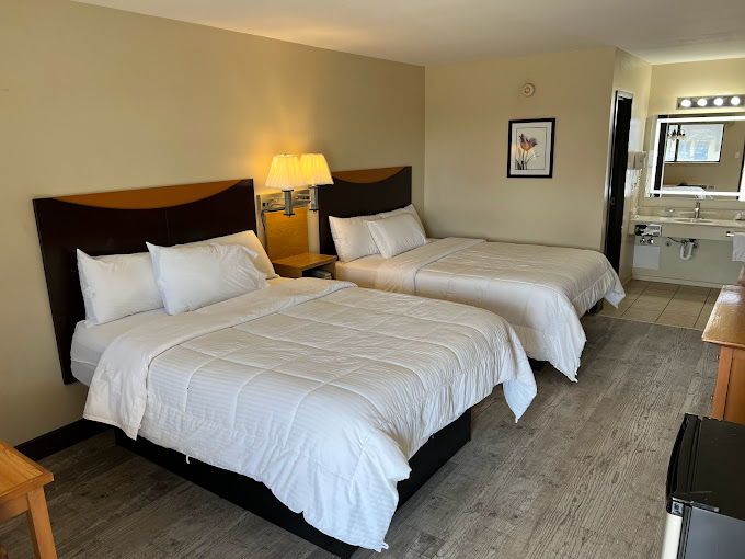 Four Winds Motel & RV Park