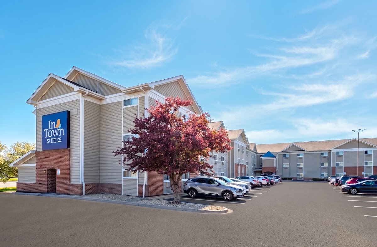 InTown Suites Extended Stay Chicago IL - Downers Grove