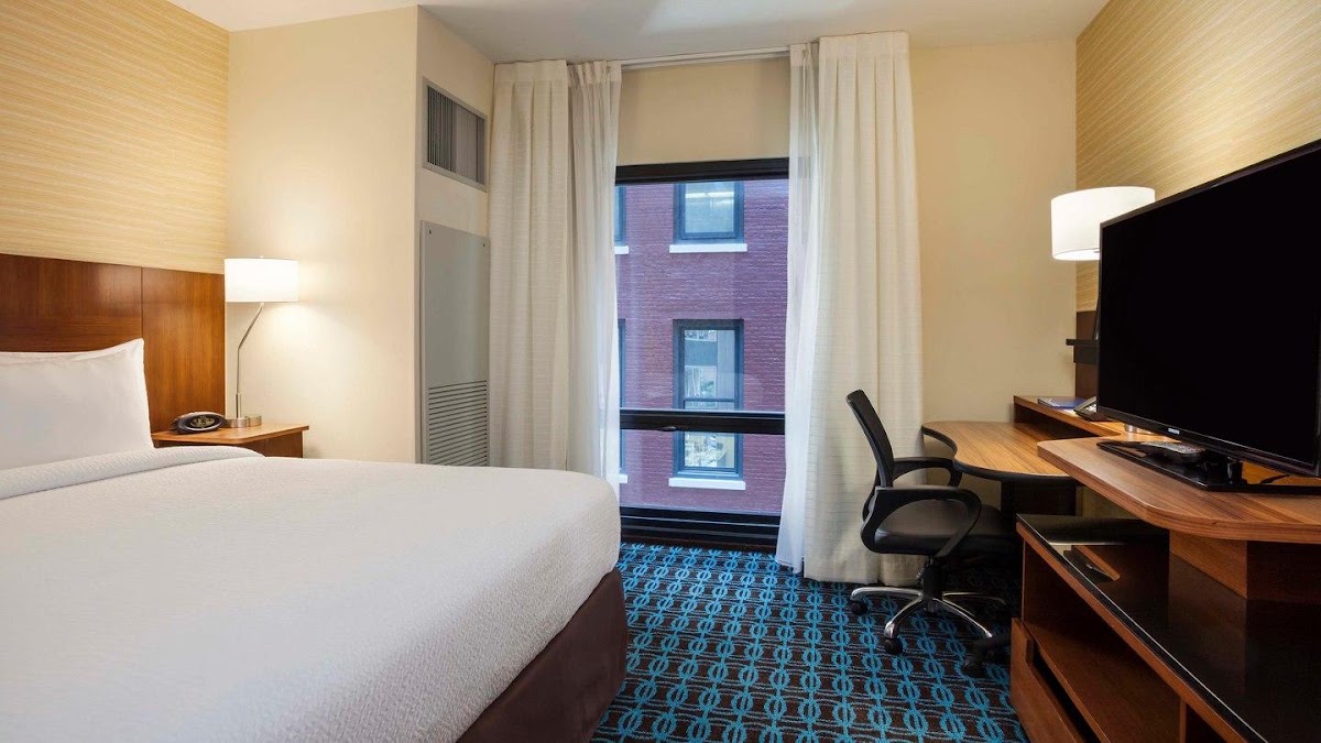Fairfield by Marriott Inn & Suites Chicago Downtown/River North