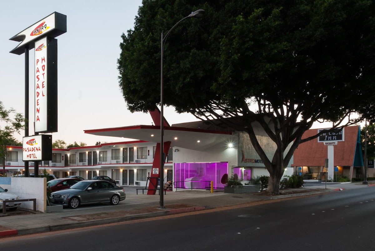 Astro Pasadena Hotel