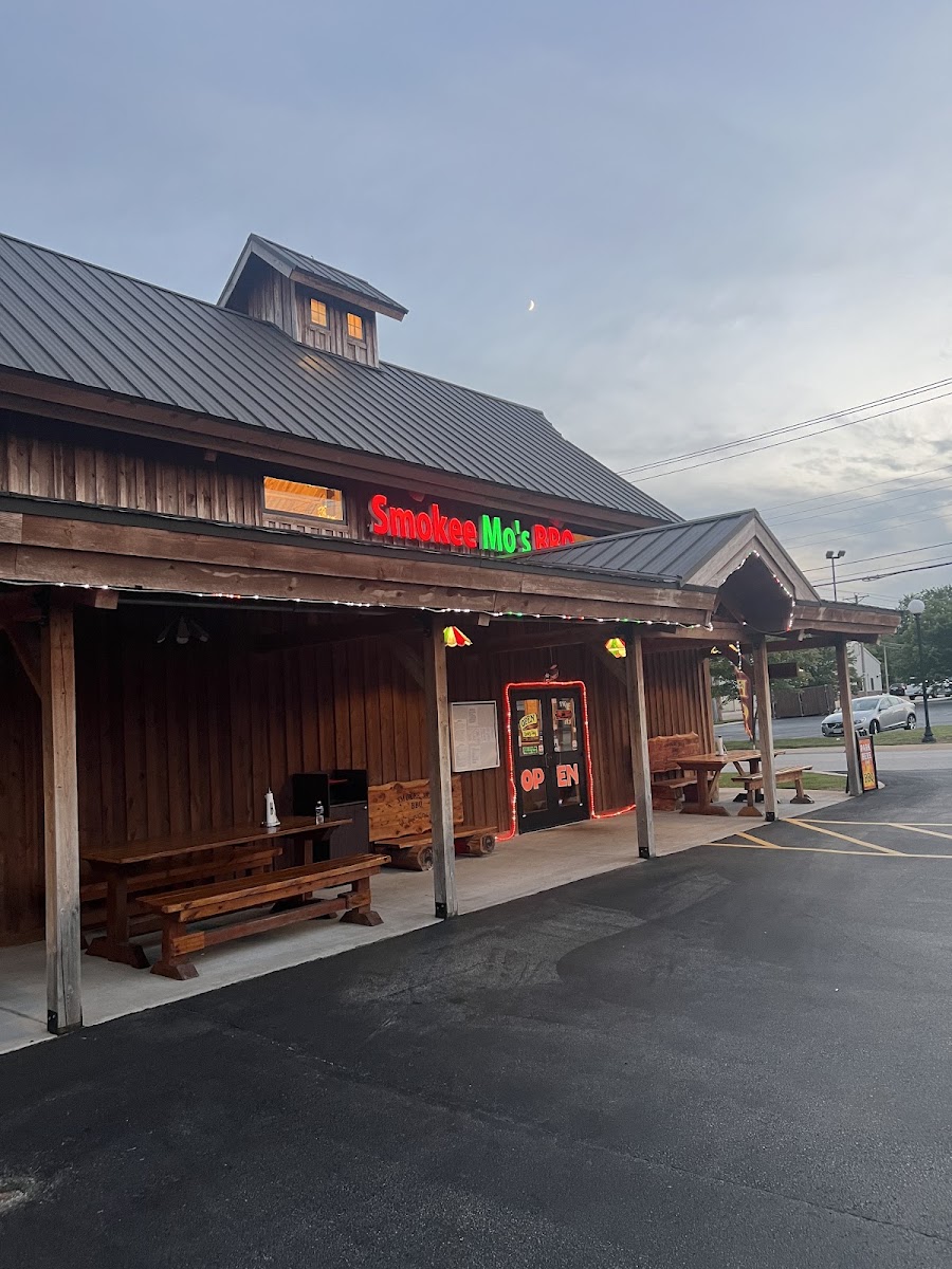 Smokee Mo's St. Louis BBQ