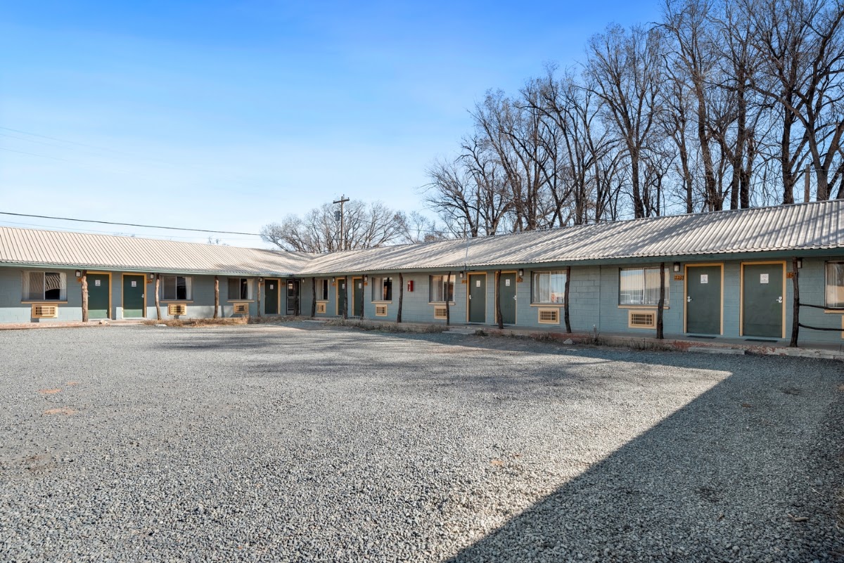 Smokey Bear Motel and RV Park