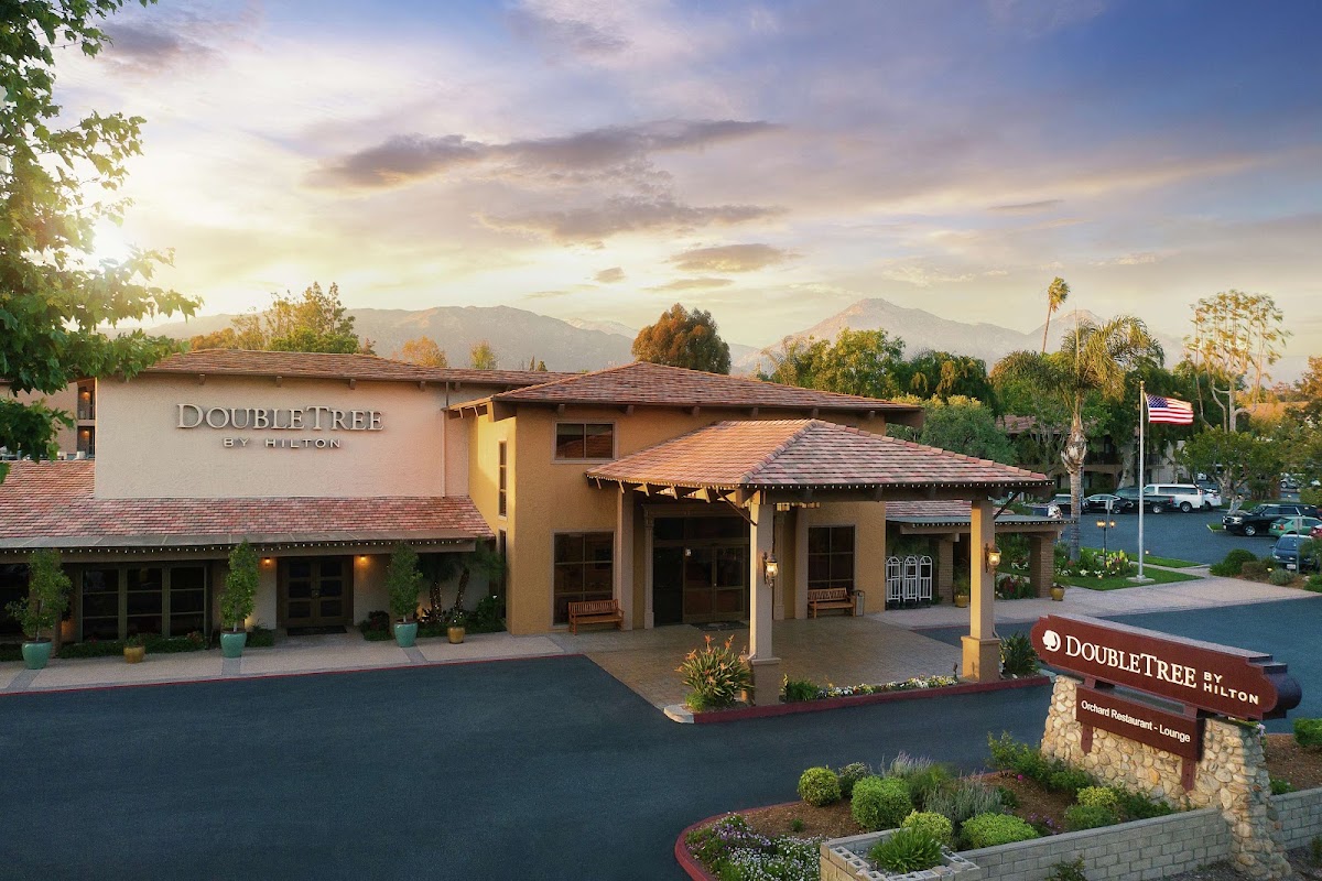 DoubleTree by Hilton Hotel Claremont