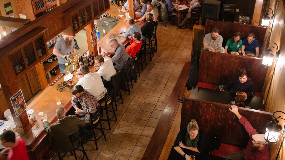 Public House Brewing Company: Rolla Pub