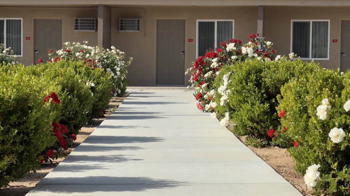 Apple Valley Hotel & Lodge