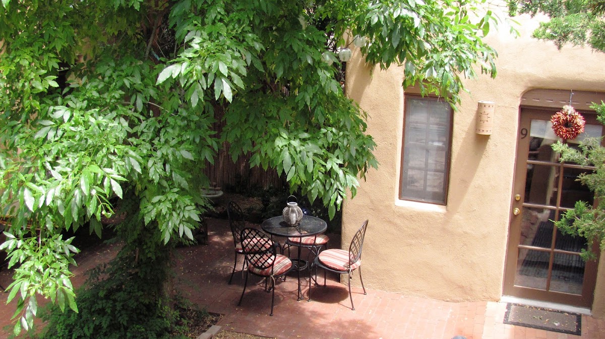 Casa De Tres Lunas | House of Three Moons