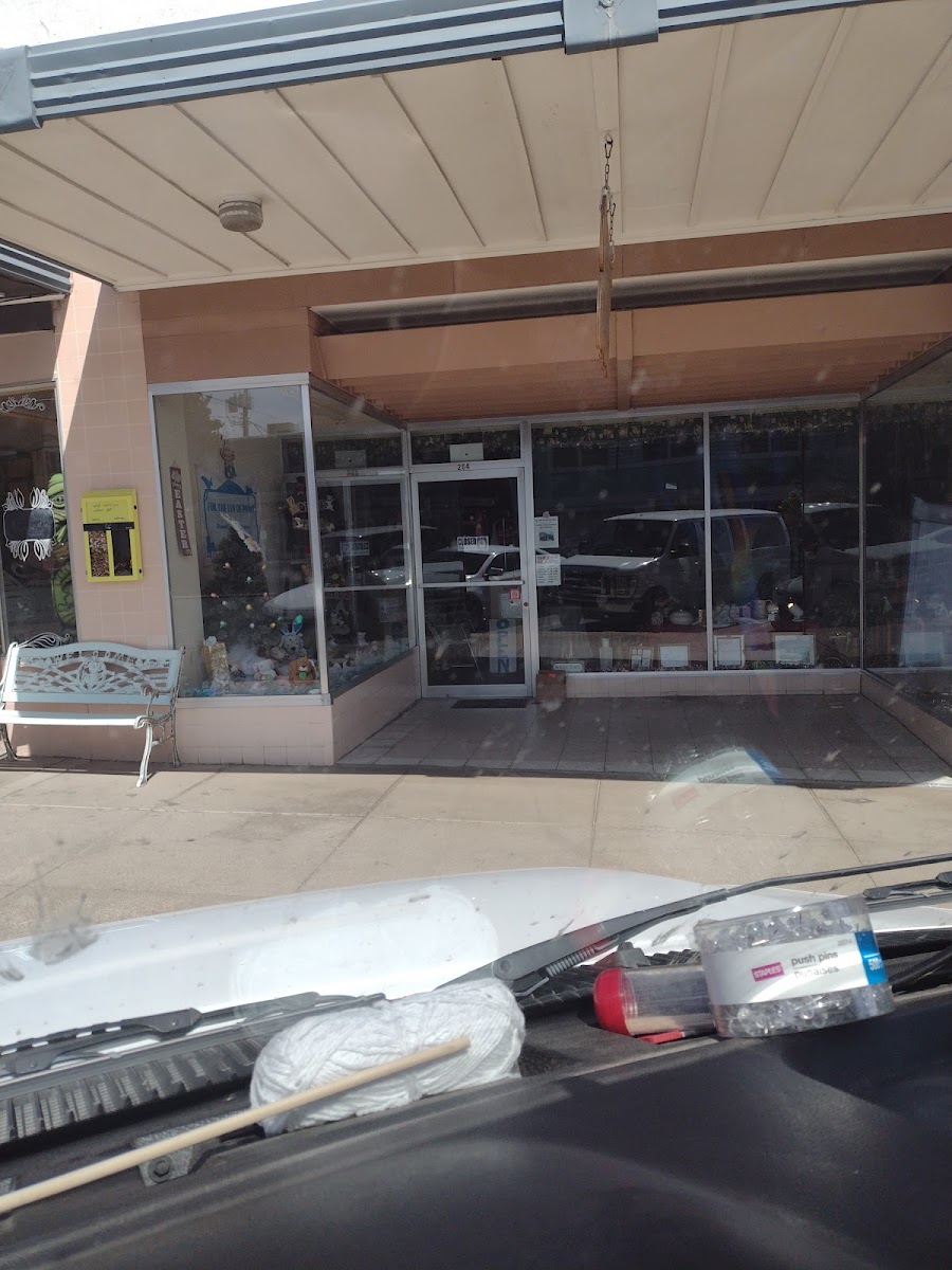 Paws-itively Charming Thrift Store & Pet Boutique