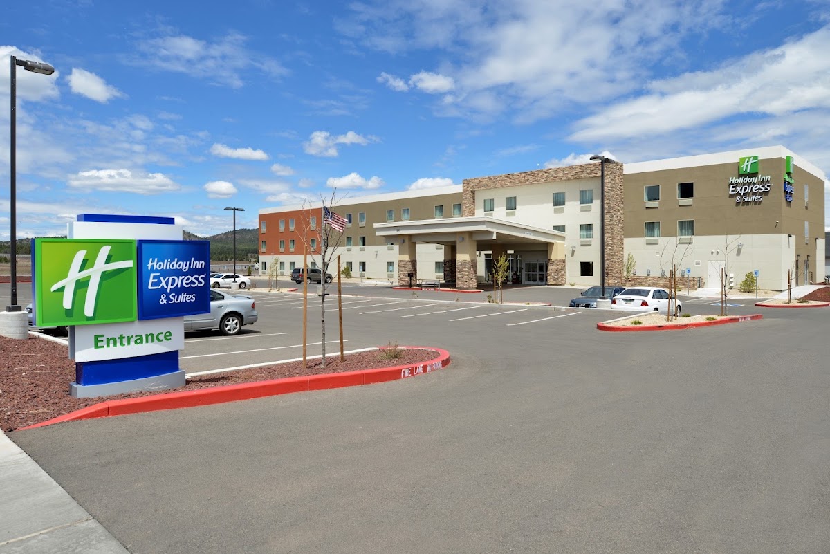 Holiday Inn Express & Suites Williams by IHG