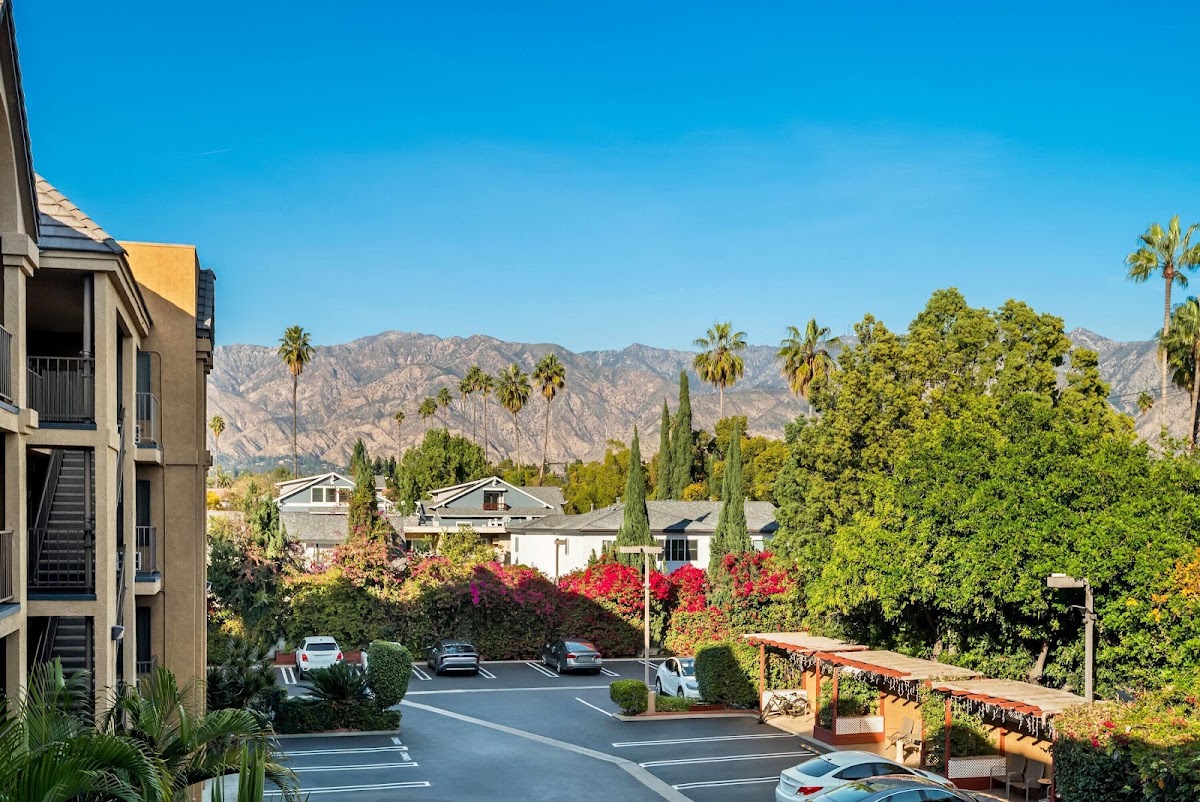 Howard Johnson by Wyndham Pasadena