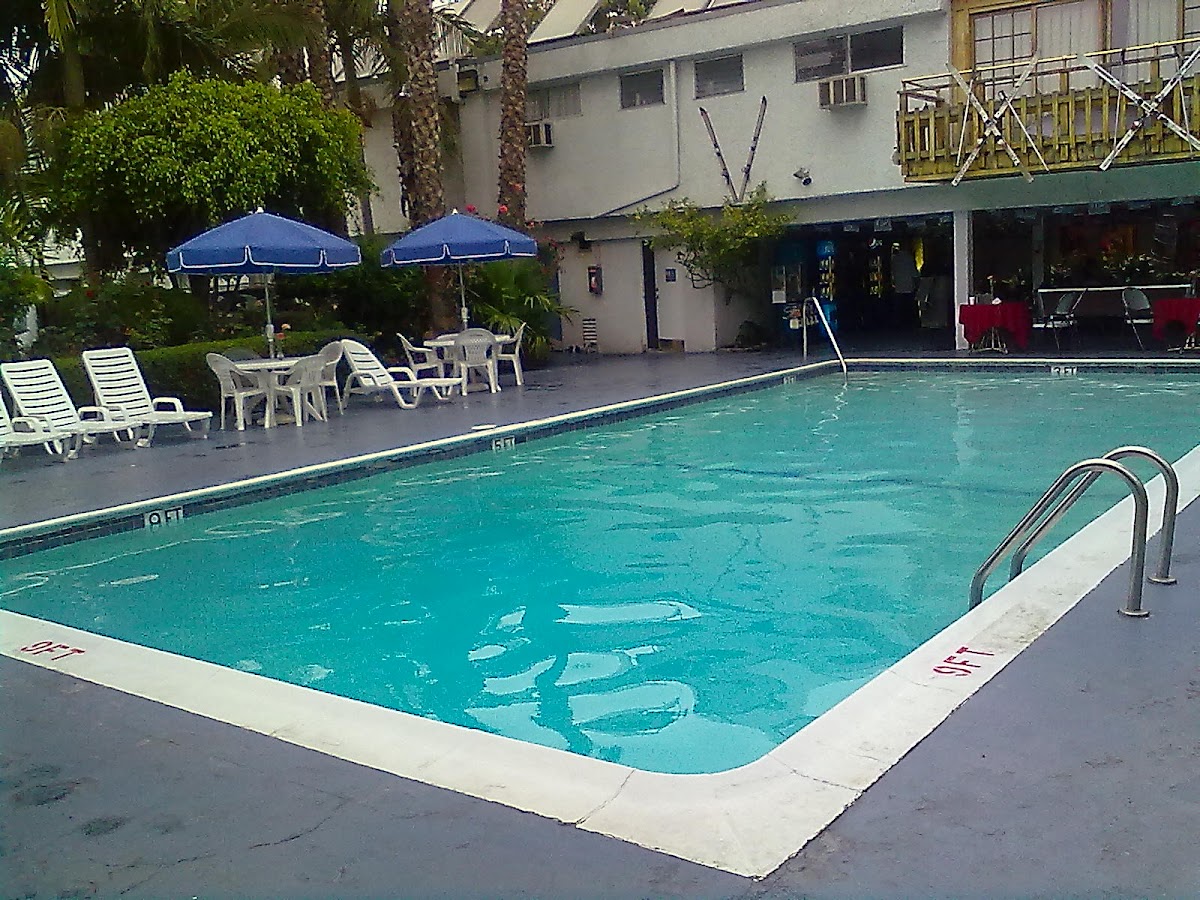 LA Adventure Hotel