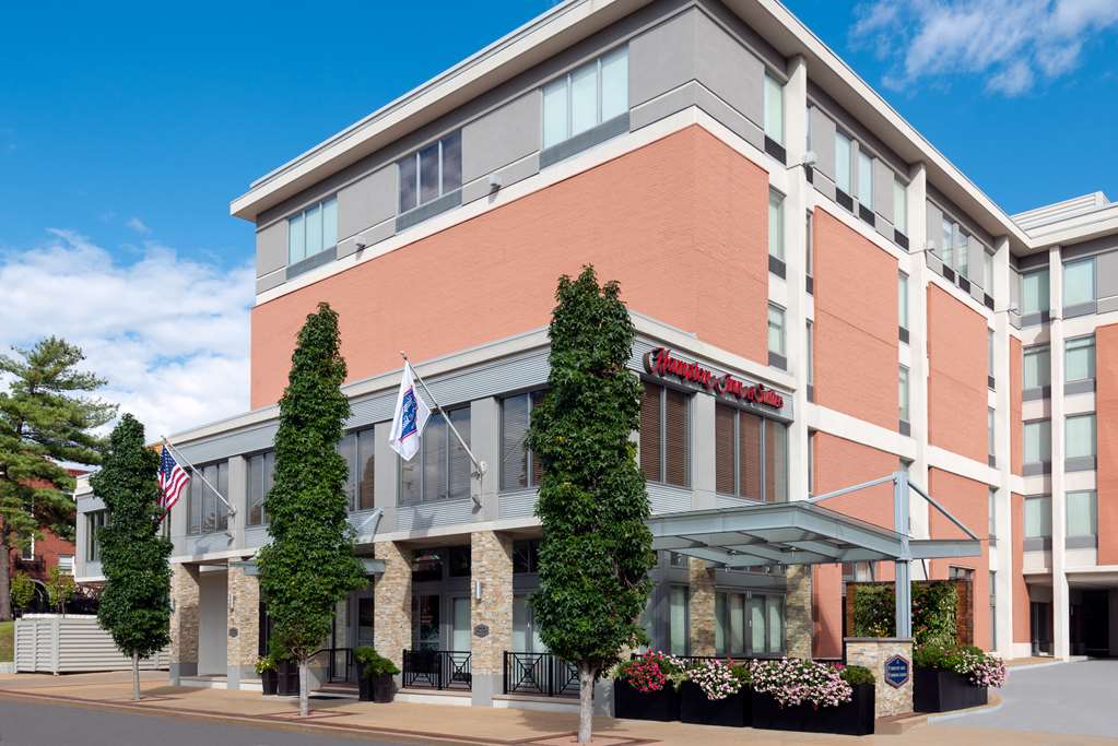 Hampton Inn and Suites Clayton/St Louis-Galleria Area