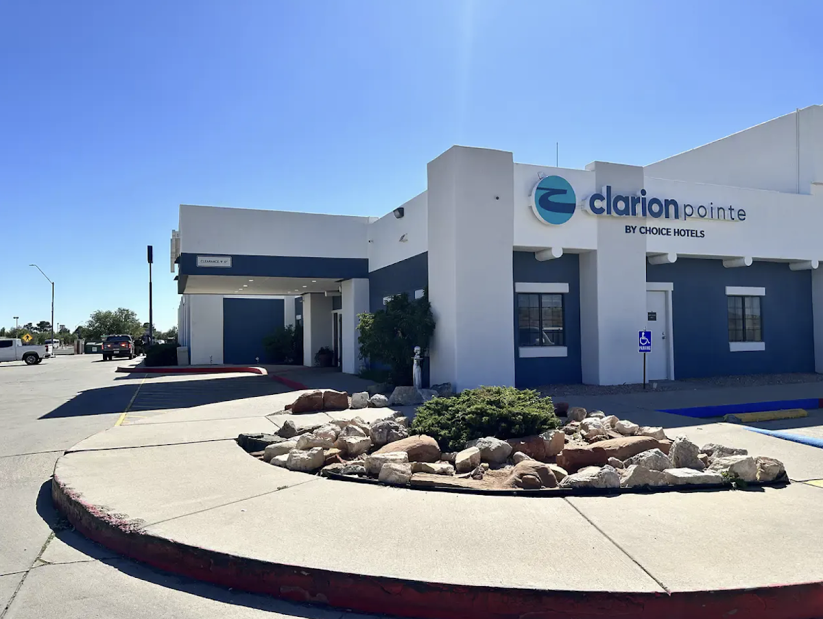 Clarion Pointe Winslow I-40