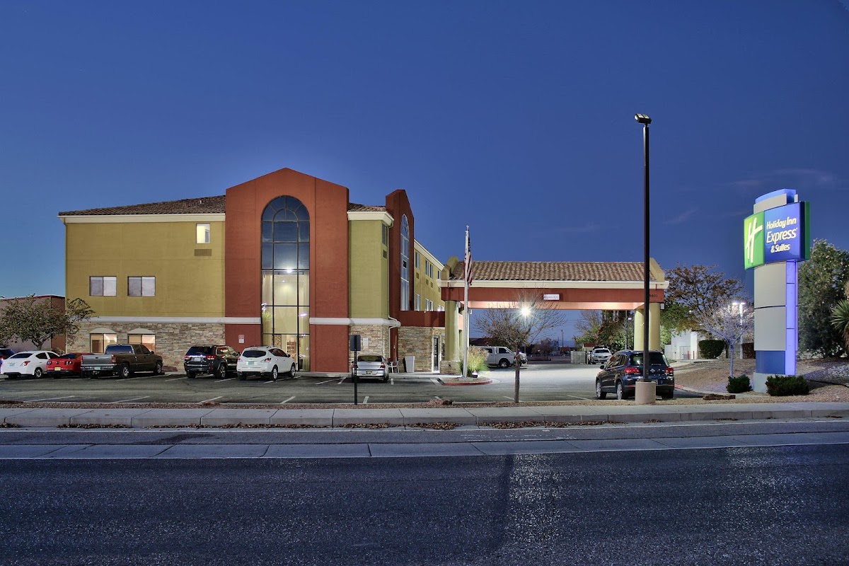 Holiday Inn Express & Suites Albuquerque-N. Balloon Fsta Park by IHG