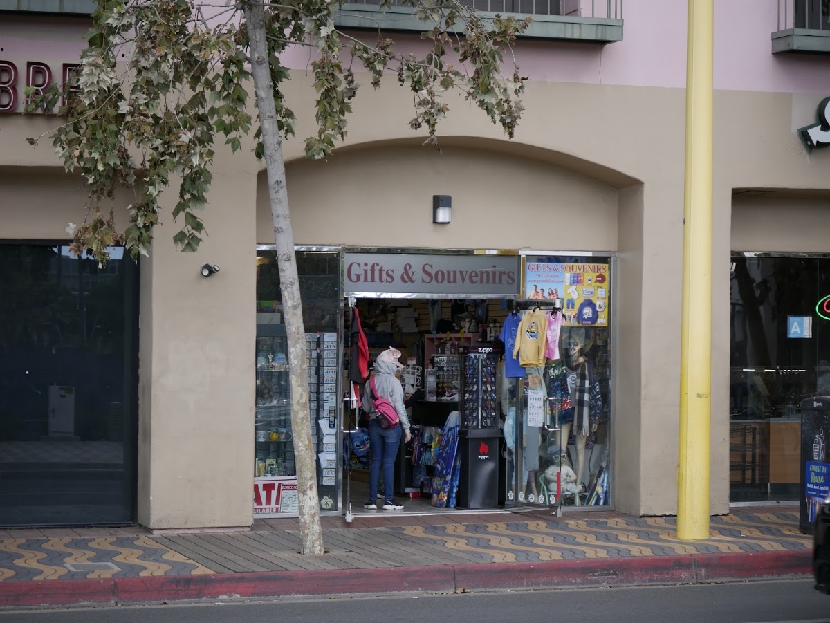 Gift & Souvenirs Santa Monica