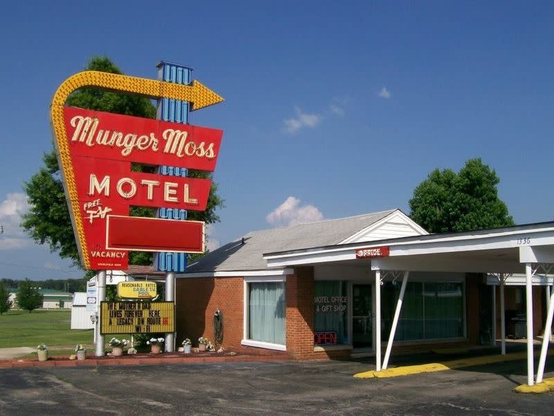 Munger Moss Motel